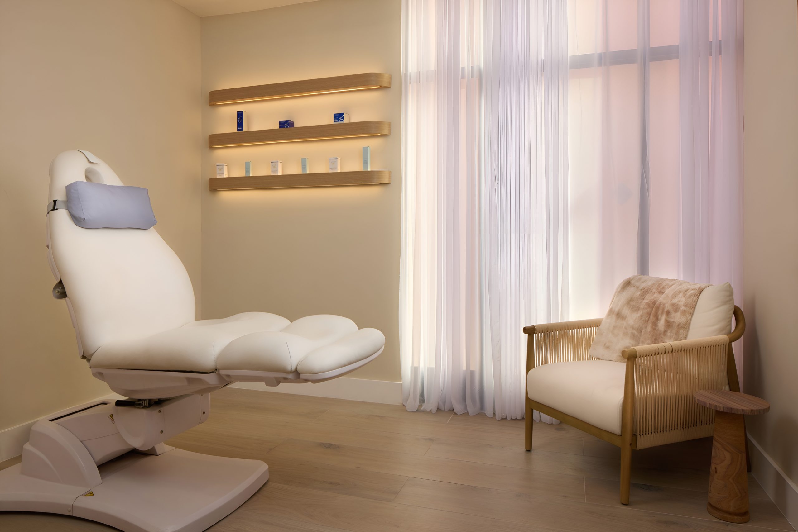 The Practice Healthcare aftercare environment The Practice Healthcare treatment room interior, showing the dedicated aftercare environment that supports each patient's individual recovery.